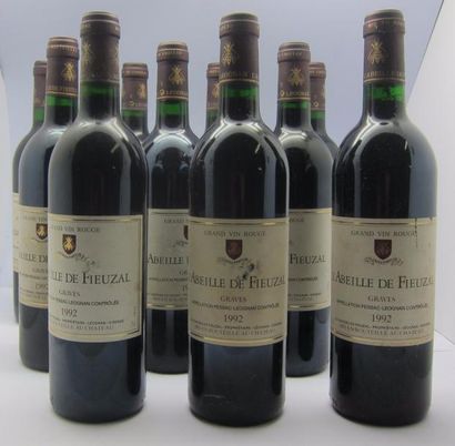 null 10 bouteilles Château Abeille de Fieuzal rouge 1992, étiquettes légèrement ...