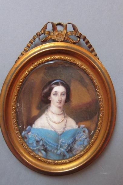 null Ecole française du XIXème siècle 

"Marie Grandin en robe bleue"

Miniature...