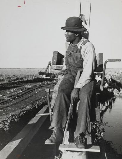 FRED M. SELLING (XX) Afro-américain travaillant dans les plantations de sucre. c.1942.
Tirage...