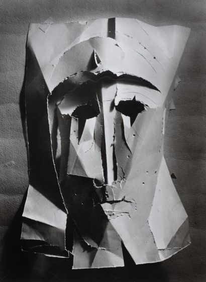 Henry de WAROQUIER (1881-1970) Masque en papier. 1935.
Tirage argentique d'époque.
Signé...