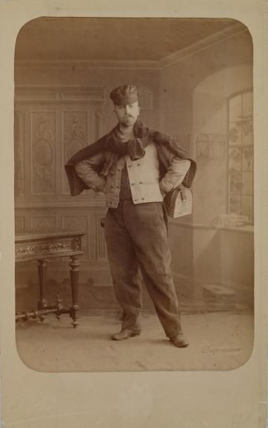 Charles BERGAMASCO (XIX-XX) Lucien Guitry en habit de scène pour la représentation...