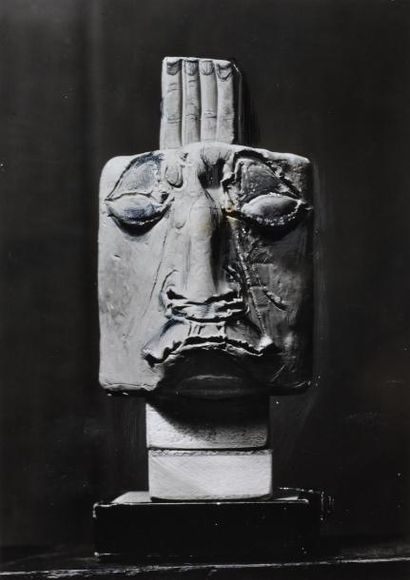 Henry de WAROQUIER (1881-1970) Portrait en pierre, 1934.
Tirage argentique d'époque...