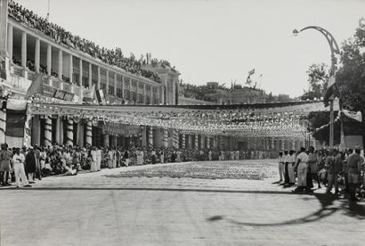 ERNST SCHEIDEGGER (1923-2016) Grande parade. Inde, c.1957.
Cliché faisant partie...