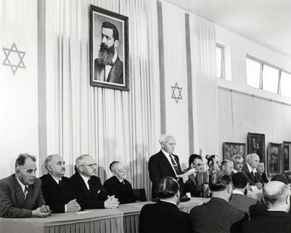 Rudi WEISSENSTEIN (XX) Photographie de la proclamation officielle de l'Etat d'Israël....