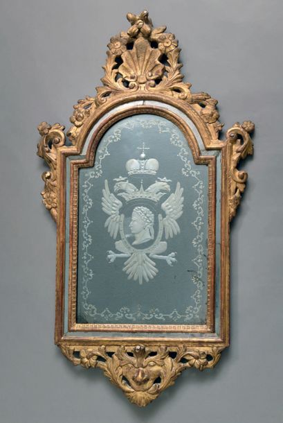 null Miroir en bois doré, le fronton ajouré à décor de palmettes et fleurs, à double...