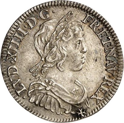null LOUIS XIV (1643-1715). Quart d'écu à la mèche courte 1645 (point) PARIS (A)....