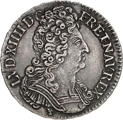 null LOUIS XIV (1643-1715). Demi-écu aux trois couronnes 1710 LYON (D). 15,31 g.
A/...