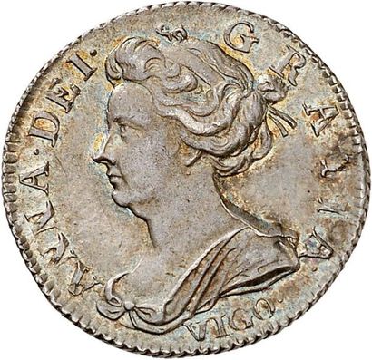 null ANNE (1702-1714). Sixpence en argent 1703. 3,00 g. Son buste drapé à gauche....