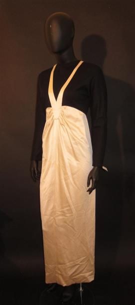 null Anonyme : Robe longue bicolore en jersey noir et soie façonné écrue, col rond...
