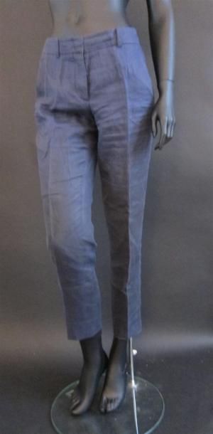 null ARMANI Collezioni : Lot composé de quatre pantalon dont un jean de formes et...