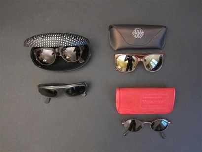 null Emmanuelle KHANH, BULGARI, VUARNET : Lot de 4 paires de lunettes de soleil de...