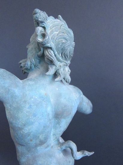 null Faune dansant de Pompéi, épreuve en bronze à patine verte d'après l'antique,...