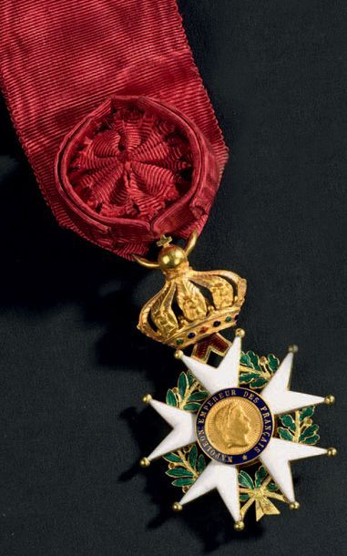 null Croix d’officier de l’ordre de la Légion d’honneur en or, émaillée, centres...