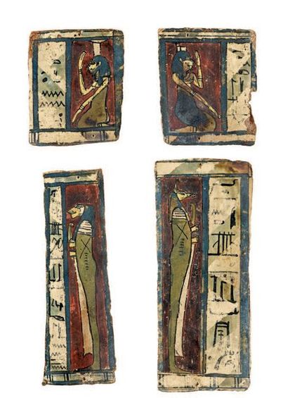 null Lot de neuf fragments de cartonnages de momies représentant les quatre fils...