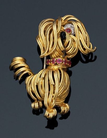 VAN CLEEF & ARPELS - Vers 1961 Broche figurant un chien, de type bichon en or jaune...