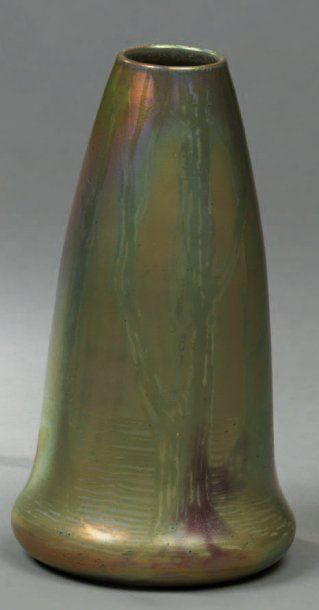 Delphin MASSIER (1836-1907) Vase en faïence lustrée à décor de paysage lacustre....