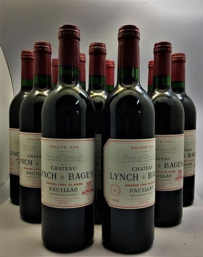 null 12 bouteilles de Château Lynch-Bages, Grand Cru Classé, Pauillac 1988, en caisse...