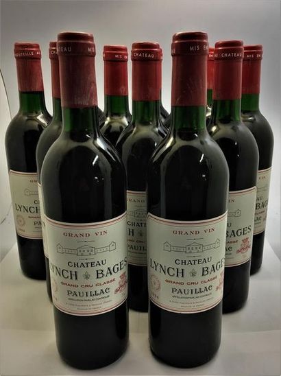 null 12 bouteilles de Château Lynch-Bages, Grand Cru Classé, Pauillac 1984, en caisse...