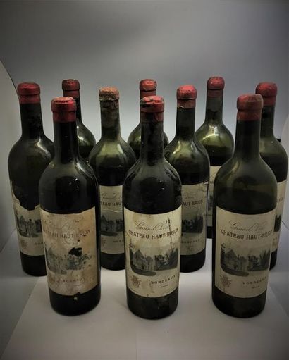 null 10 bouteilles de Château Haut-Brion Bordeaux Non Millésimés.
Mention: «Importateur...