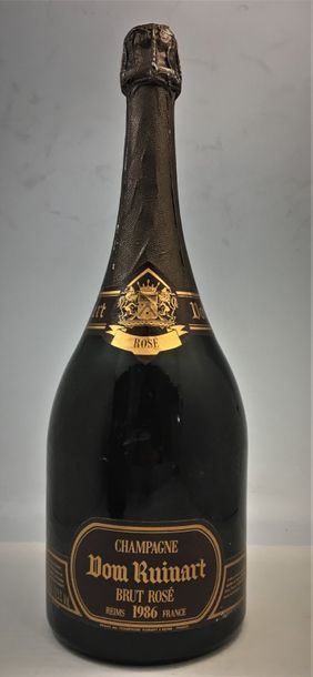 null 1 magnum de Champagne Dom Ruinart Rosé Millésime 1986.
Étiquette et collerette...