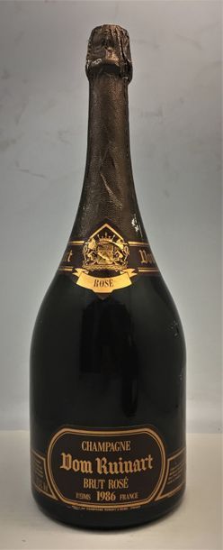 null 1 magnum de Champagne Dom Ruinart Rosé Millésime 1986.
Étiquette et collerette...