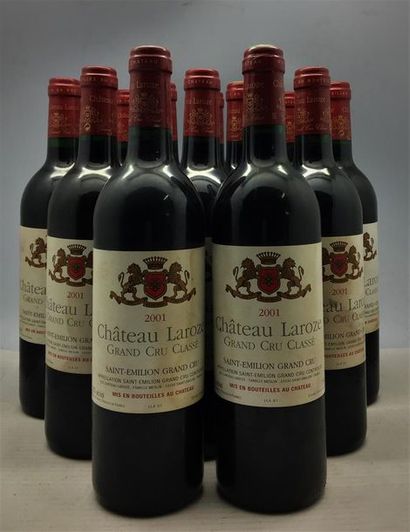 null 12 bouteilles de Château Laroze Saint-Émilion Grand Cru Classé 2001, en caisse...