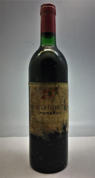 null 1 bouteille de Château La Fleur-Pétrus Pomerol 1984.
Base goulot, étiquette...
