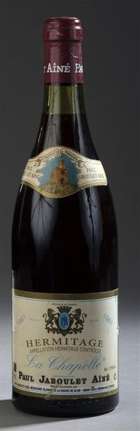 null 1 bouteille de Paul Jaboulet Ainé Hermitage La Chapelle 1961.
Niveau 3 cm, étiquette...