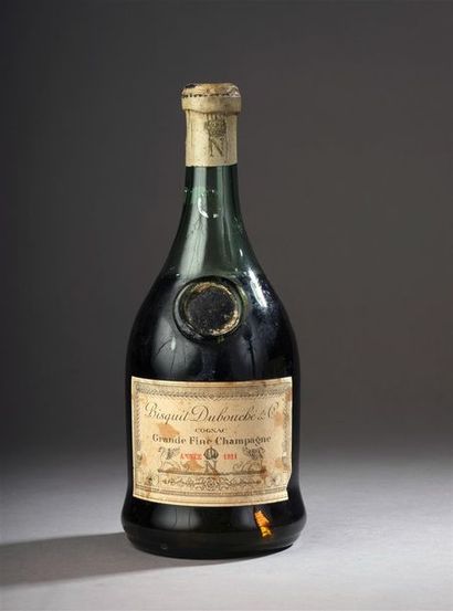 null Bisquit Dubouché Cognac Grande Fine Champagne 1811.
6-7 cm, étiquette sale,...