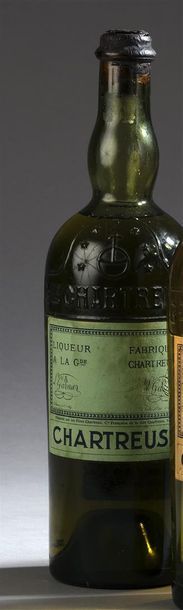 null 1 bouteille de Chartreuse verte, période 51-56, Voiron.
6-7 cm sur bouchon,...