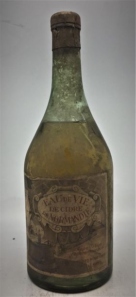 null 1 bouteille d'Eau-de-Vie de Cidre de Normandie, Les Comptoirs
Modernes.
8 cm,...