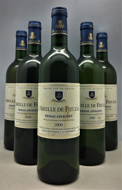 null 18 bouteilles de L'Abeille de Fieuzal Pessac-Léognan 2000, dans caisses bois...