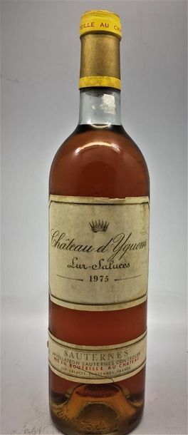 null 1 bouteille de Château d'Yquem, Lur-Saluces, Sauternes 1975.
Base goulot, étiquette...