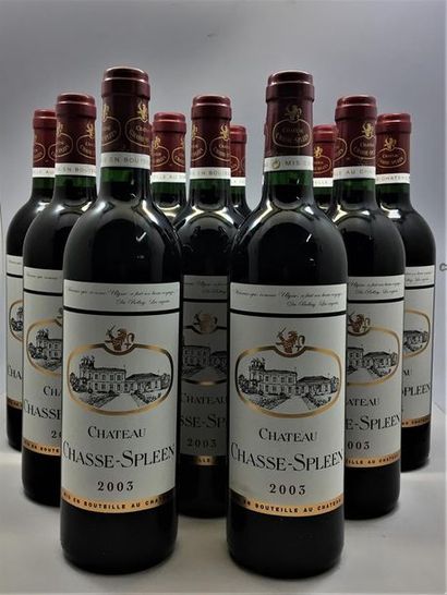 null 12 bouteilles de Château Chasse-Spleen Moulis-en-Médoc 2003, en caisse bois...