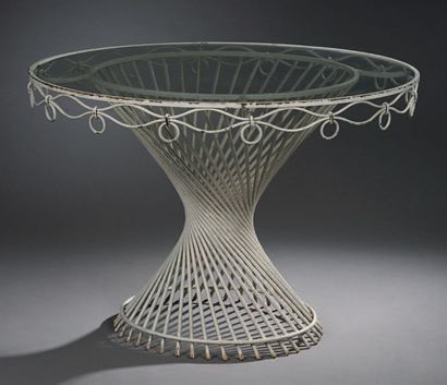 Mathieu MATÉGOT (1910-2001) Table de jardin modèle Anthéor créée en 1951, à structure...