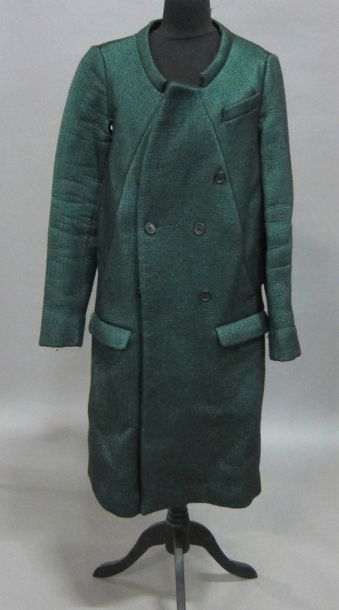 null PRADA : Manteau en lainage chiné vert et noir, encolure en V sur double boutonnage,...