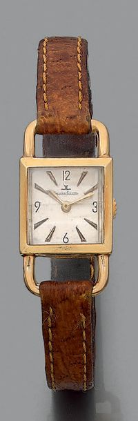 JAEGER-LECOULTRE Montre bracelet de dame modèle «Arceau» en or jaune 18K (750°/00).
Le...