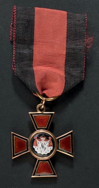 null Croix de 4e classe de l'ordre de Saint-Vladimir en or, émaillée; largeur 33...