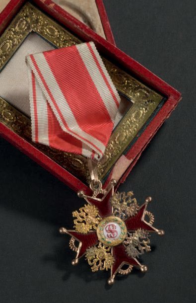 null Croix de 3e classe de l'ordre de Saint-Stanislas en or, émaillée, anneau poinçonné...