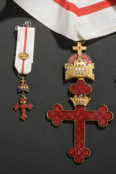 null Une croix de l'ordre de Saint-Georges de Carinthie, modèle fantaisie, en métal...