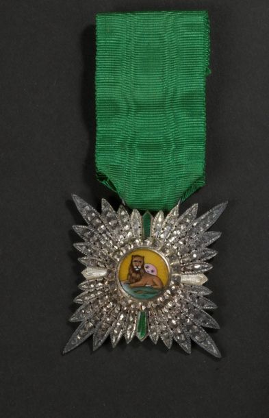 null Croix de chevalier de l'ordre du Lion et du Soleil en argent, émaillée, à pointes...