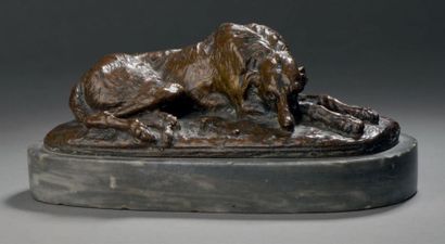 Paul GAYRARD (1807-1855) Lévrier couché
Épreuve en bronze à patine brune, base oblongue...
