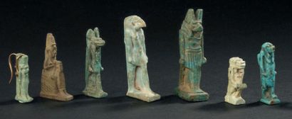 null Lot de 7 amulettes comprenant deux déesses
Thouéris, deux Anubis anthropomorphes,...