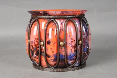 DELATTE - Vase en verre jaspé orange, bleu...
