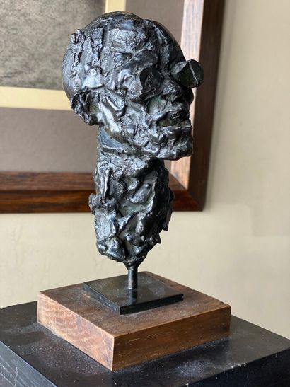  Russian school 
Head of a man . Bronze with black patina, cast by Susse Height :...