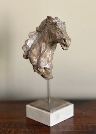  "Tête de cheval"par Paumelle, numéroté 4 sur 8. Hauteur : 15 cm