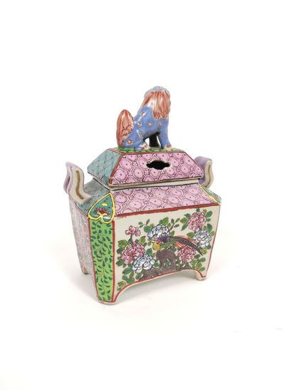  A famille rose perfume burner decorated with birds and scenes of life on the body,...