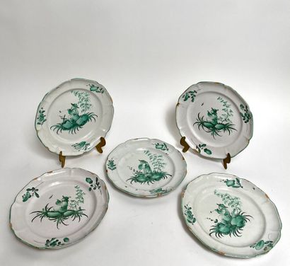  LUNEVILLE. 5 earthenware plates, Chinese decoration in green monochrome (chips and...
