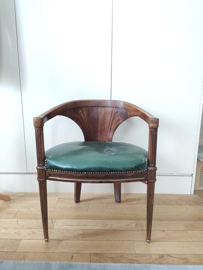  Office armchair with rounded back in natural wood, tapered legs. Green leather seat....