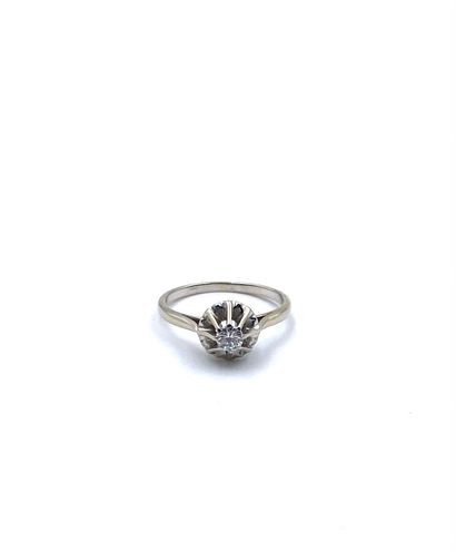  Ring solitaire in white gold (750 thousandths) set with a brilliant-cut diamond...